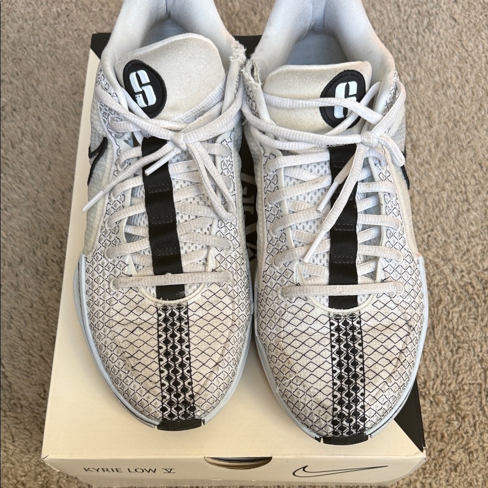 Nike Kyrie Low 5 White and Black Sneakers